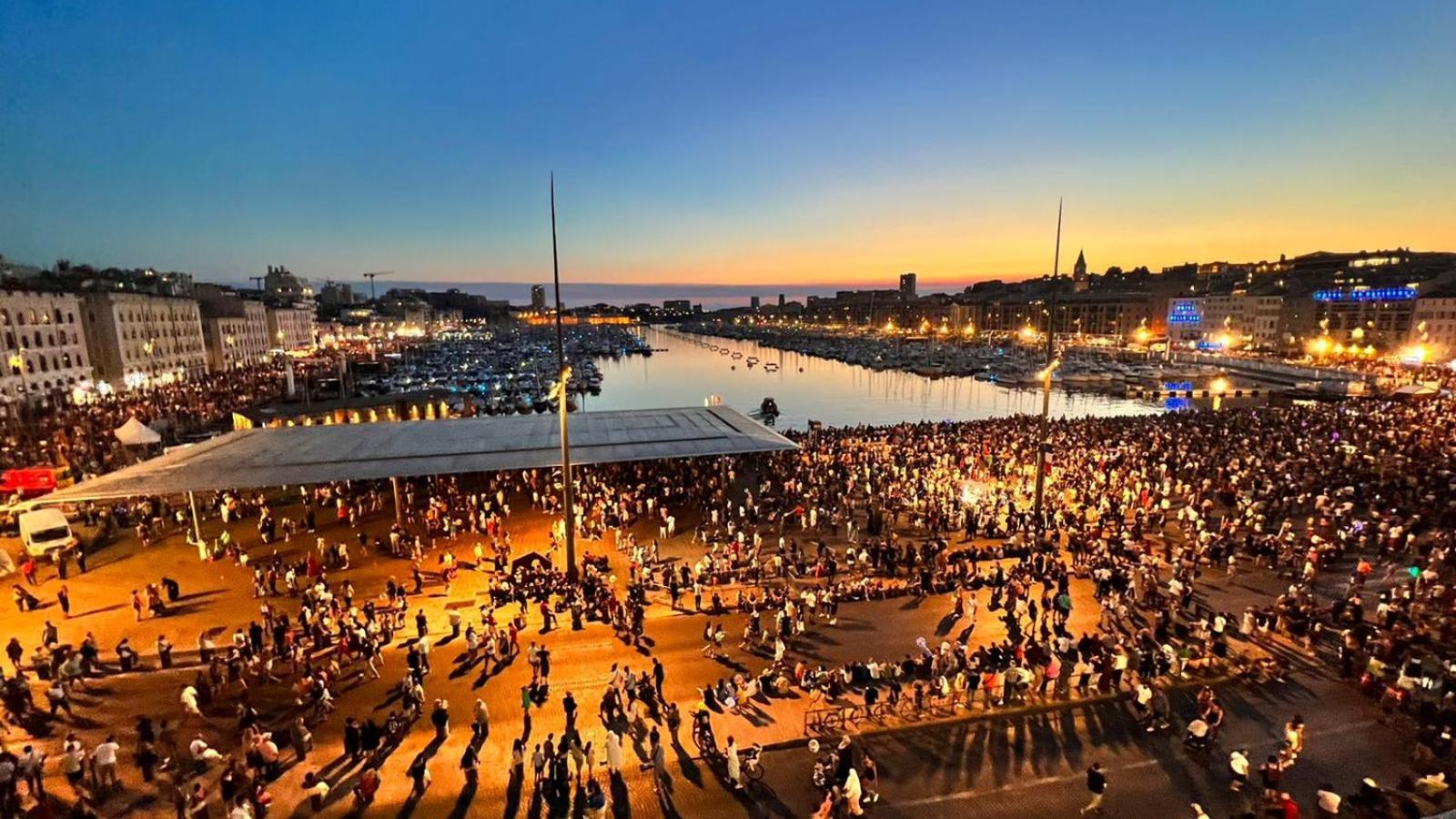 Face Au Vieux Port Vue 180 De Notre Dame Au Panier Lejlighed Marseille Værelse billede
