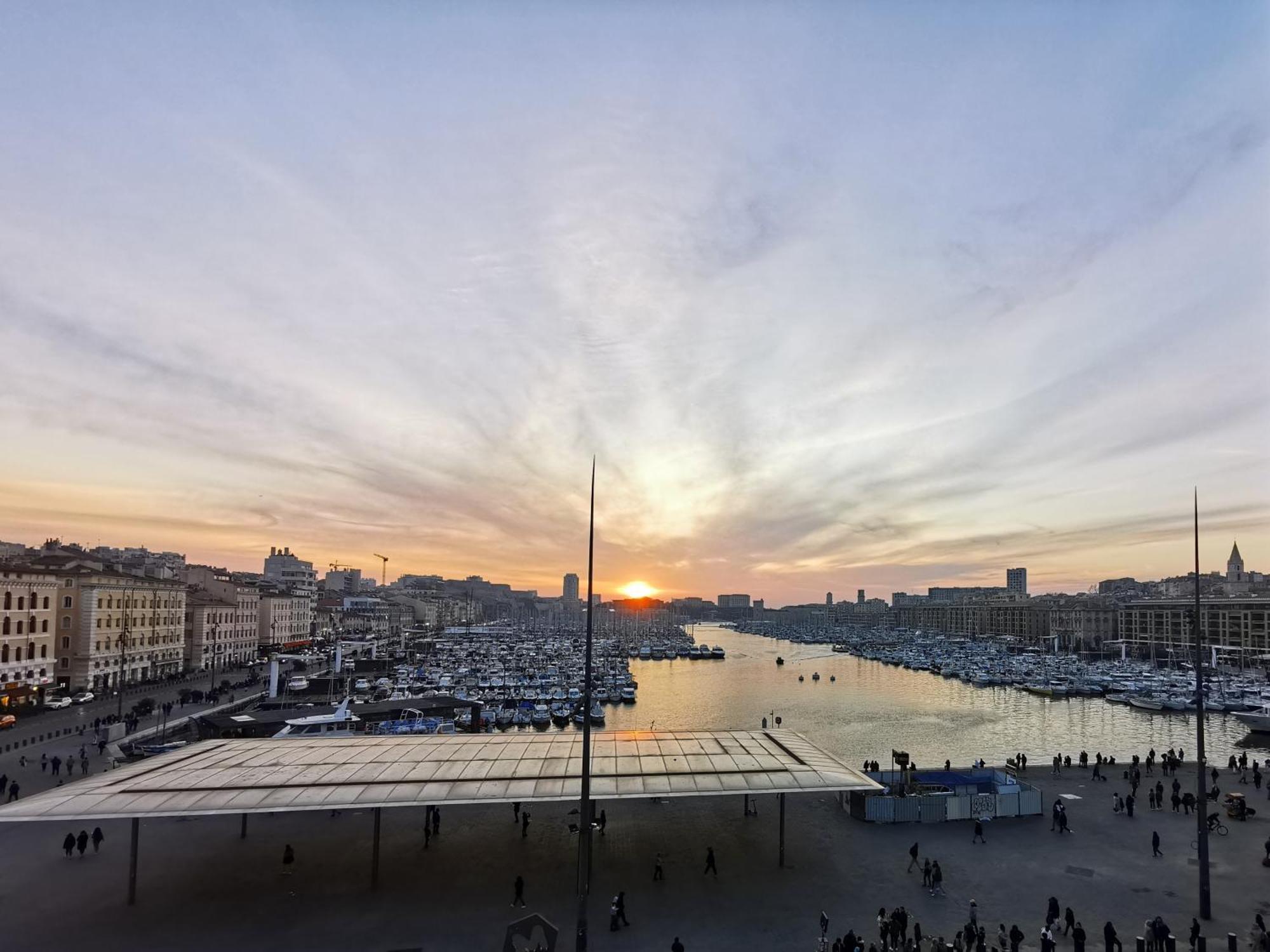 Face Au Vieux Port Vue 180 De Notre Dame Au Panier Lejlighed Marseille Værelse billede